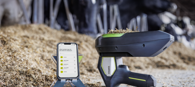 Nieuwe draagbare spectrometer van Eurofins Agro Testing en trinamiX meet voederwaarde real-time